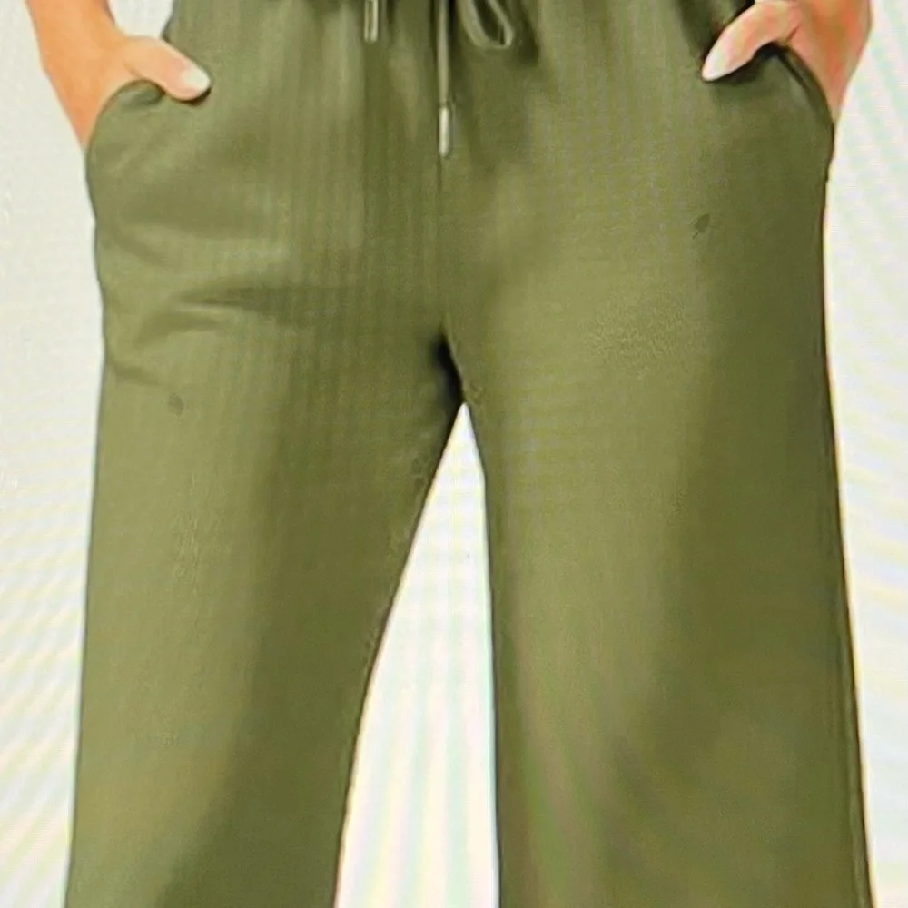 Sleeveless Two Piece Outfit - Picture 4 of 6